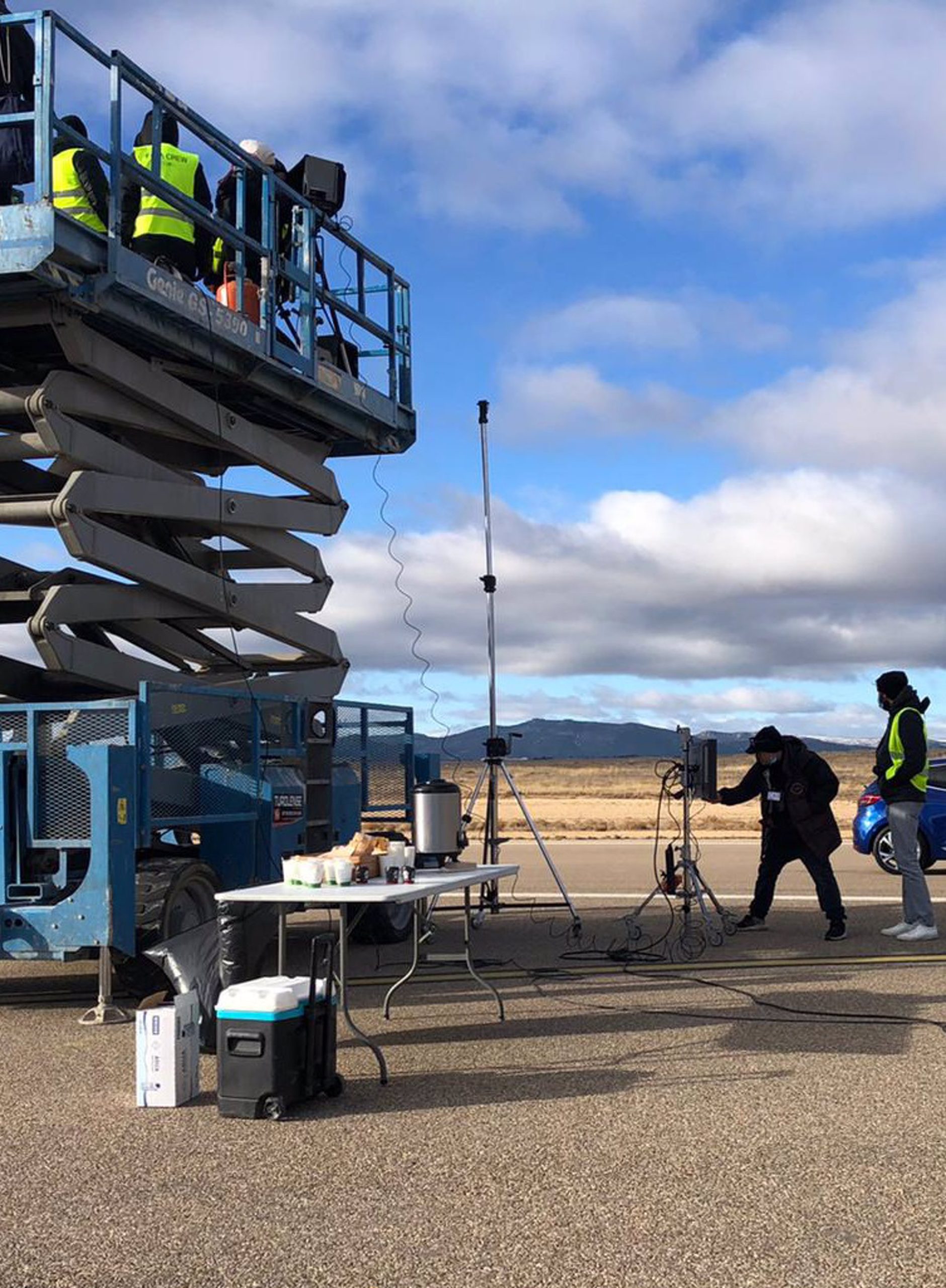 La pista del Aeropuerto Industrial de Teruel, convertida en espacio para el rodaje de audiovisuales
