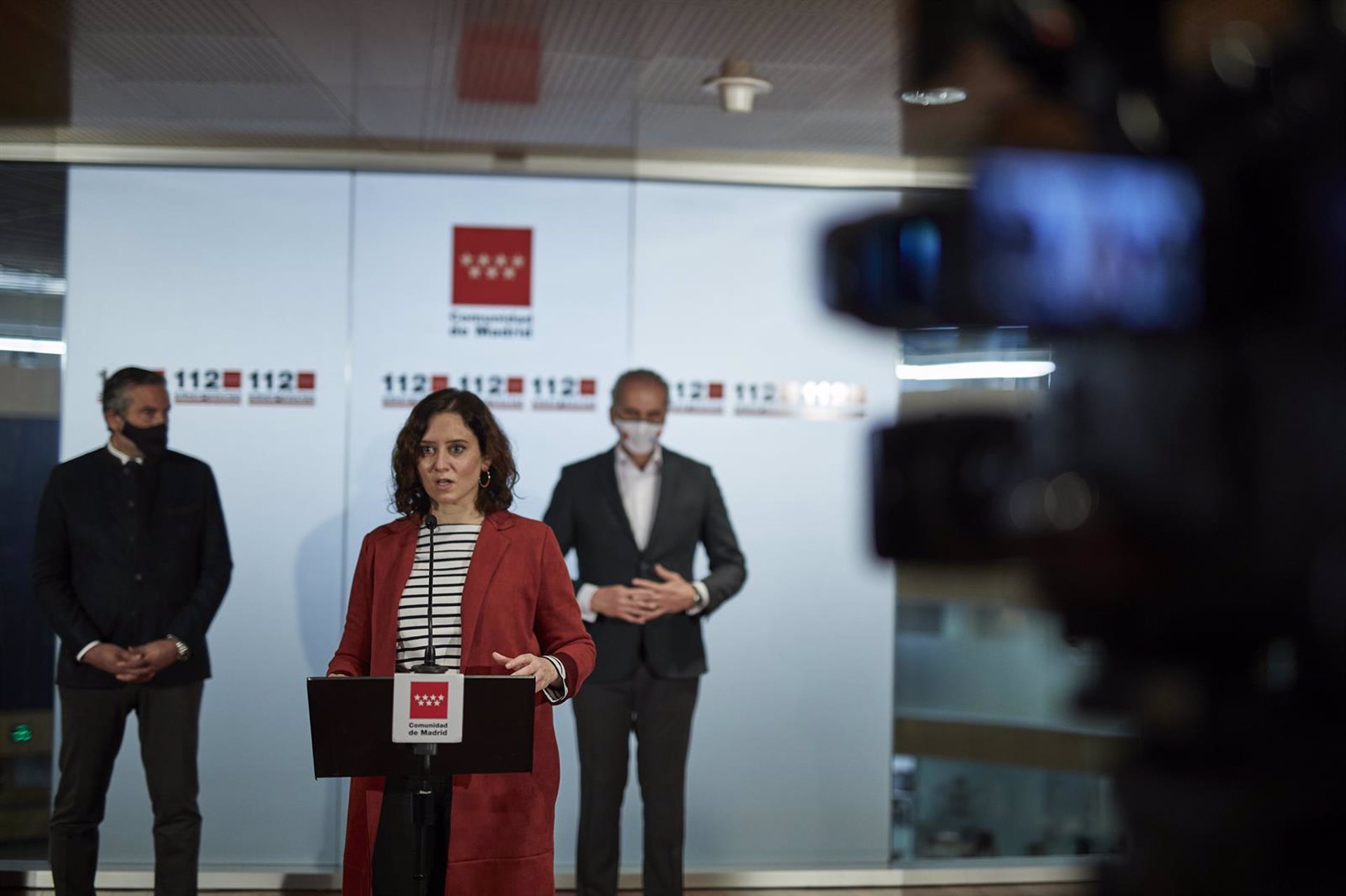 Ayuso carga contra la