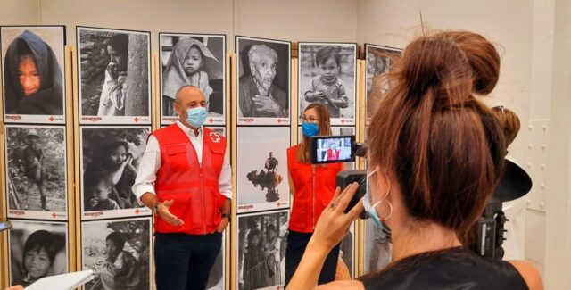 Zaragoza.- Los doce refugiados afganos llegados esta noche descansan tras venir