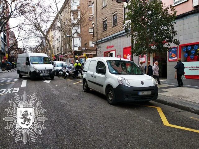 Zaragoza.- La Policía Local detecta un incremento del mal uso de las zonas de carga y descarga en la ciudad